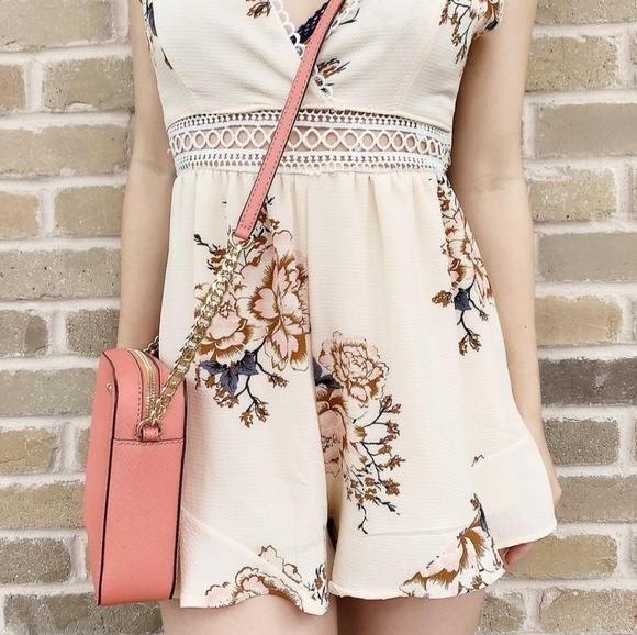 Michael Kors Sling Bag - Picture 2 of 4